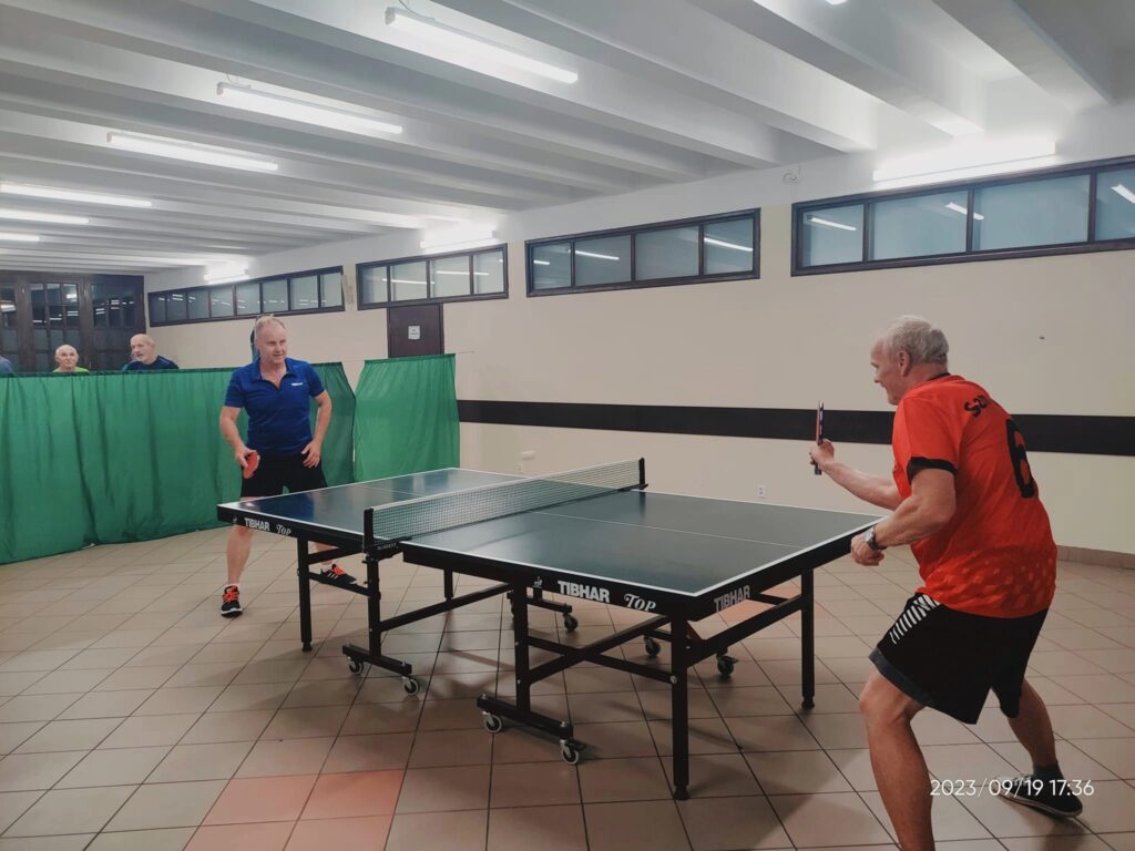 Może być zdjęciem przedstawiającym 4 osoby